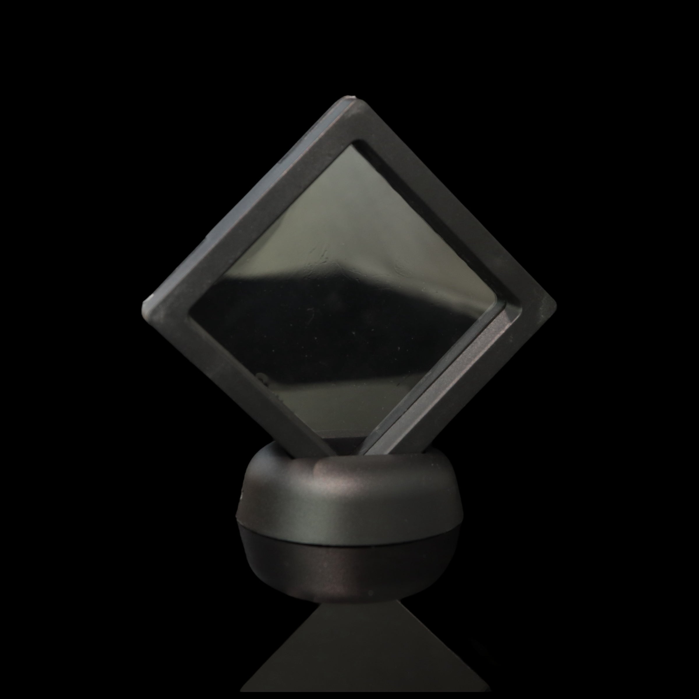 Pearl Collectors Display With Stand