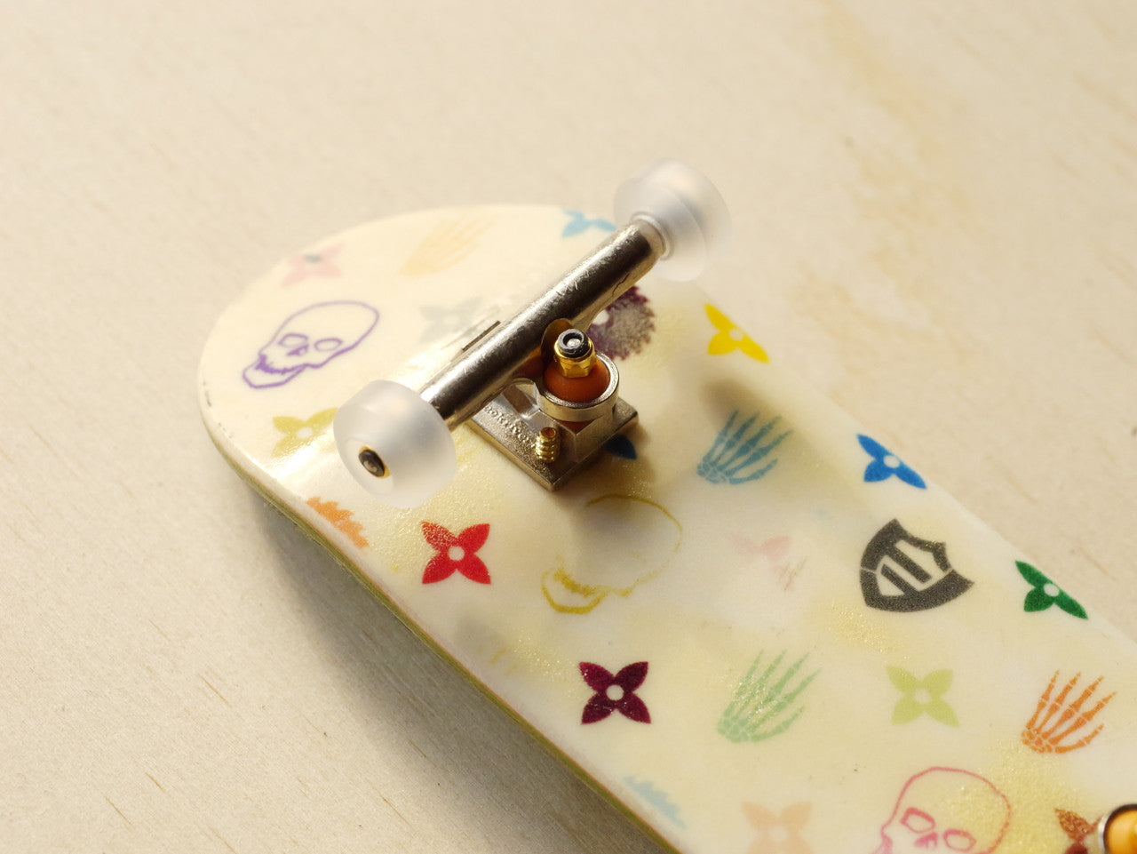 G8 Frosted Clear Wheels by FlatFace Fingerboards