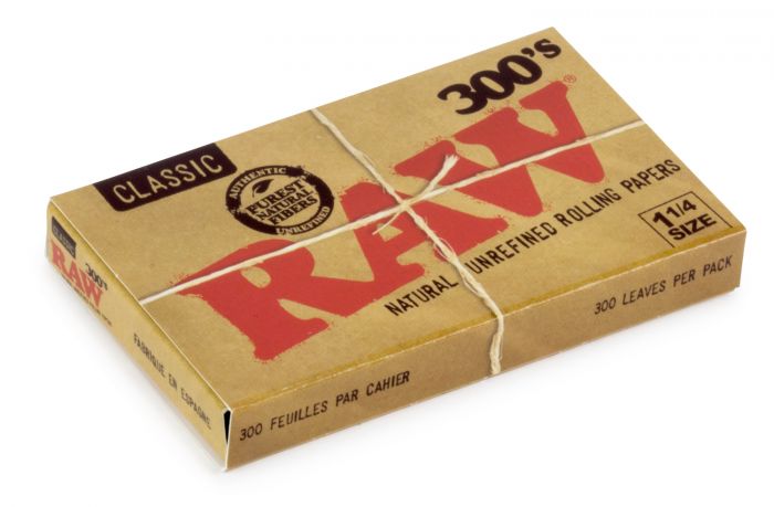 RAW 300's 1 1/4 Classic Rolling Papers